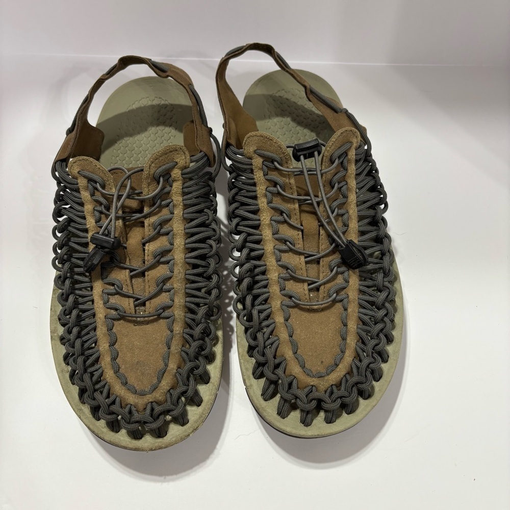 Men's Tan‎ and Gray Sandals